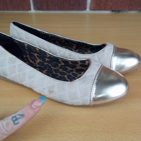 Steve Madden 'Bellaa' Quilted Nubuck Ballet Flats in Blush/Gold Sz. 6 - Picture 6 of 8